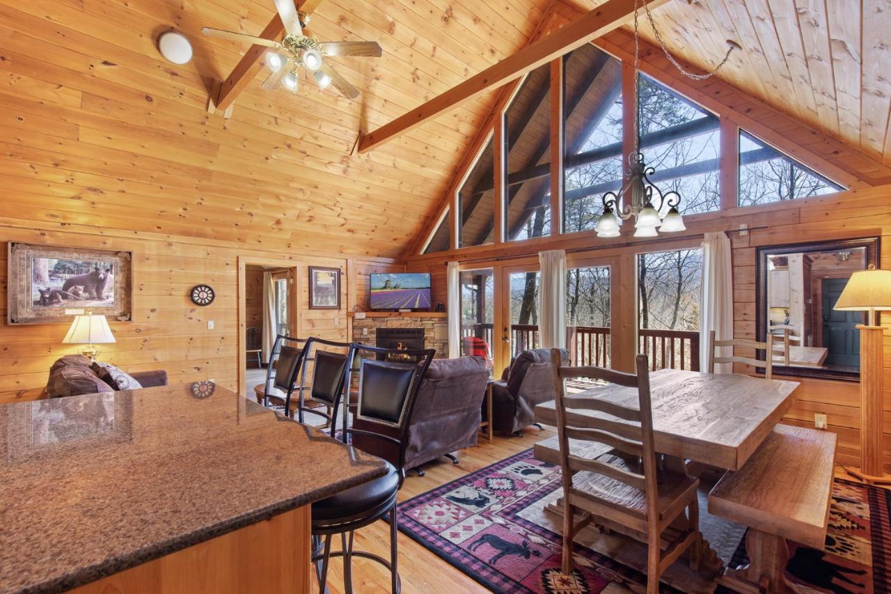 Above The Clouds, 4 Bedrooms, Pool Access, Private, Gaming, Sleeps 16 Gatlinburg Luaran gambar