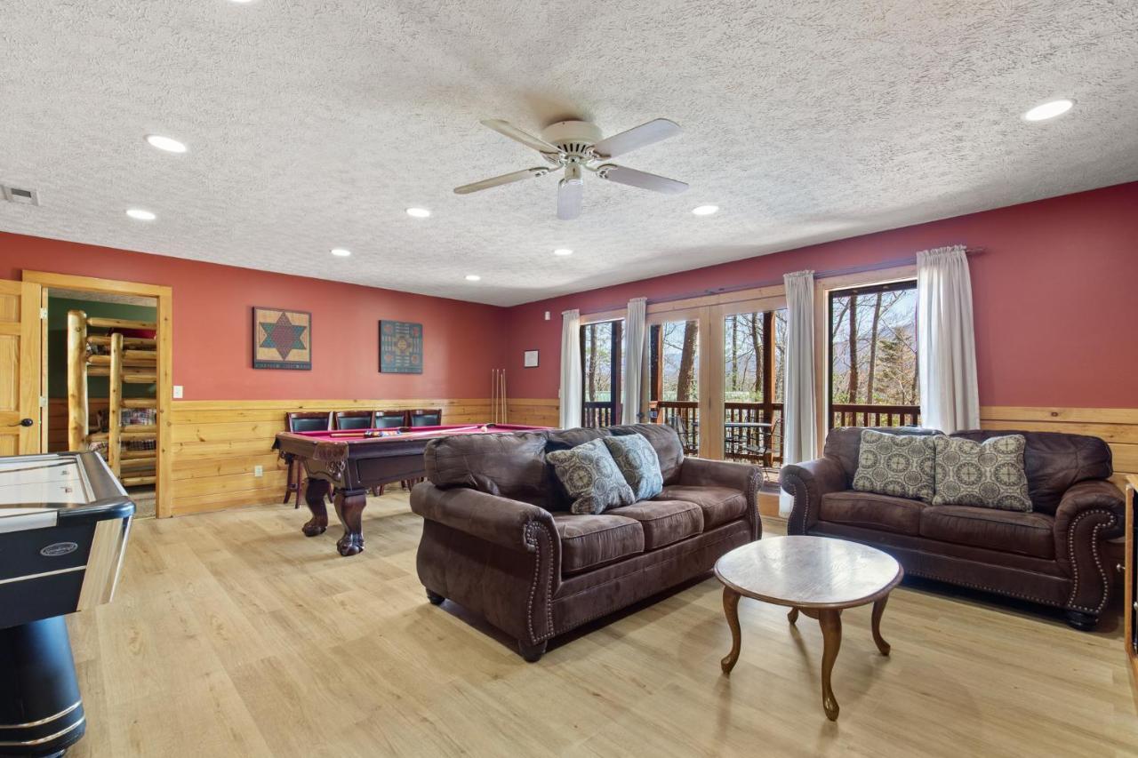 Above The Clouds, 4 Bedrooms, Pool Access, Private, Gaming, Sleeps 16 Gatlinburg Luaran gambar