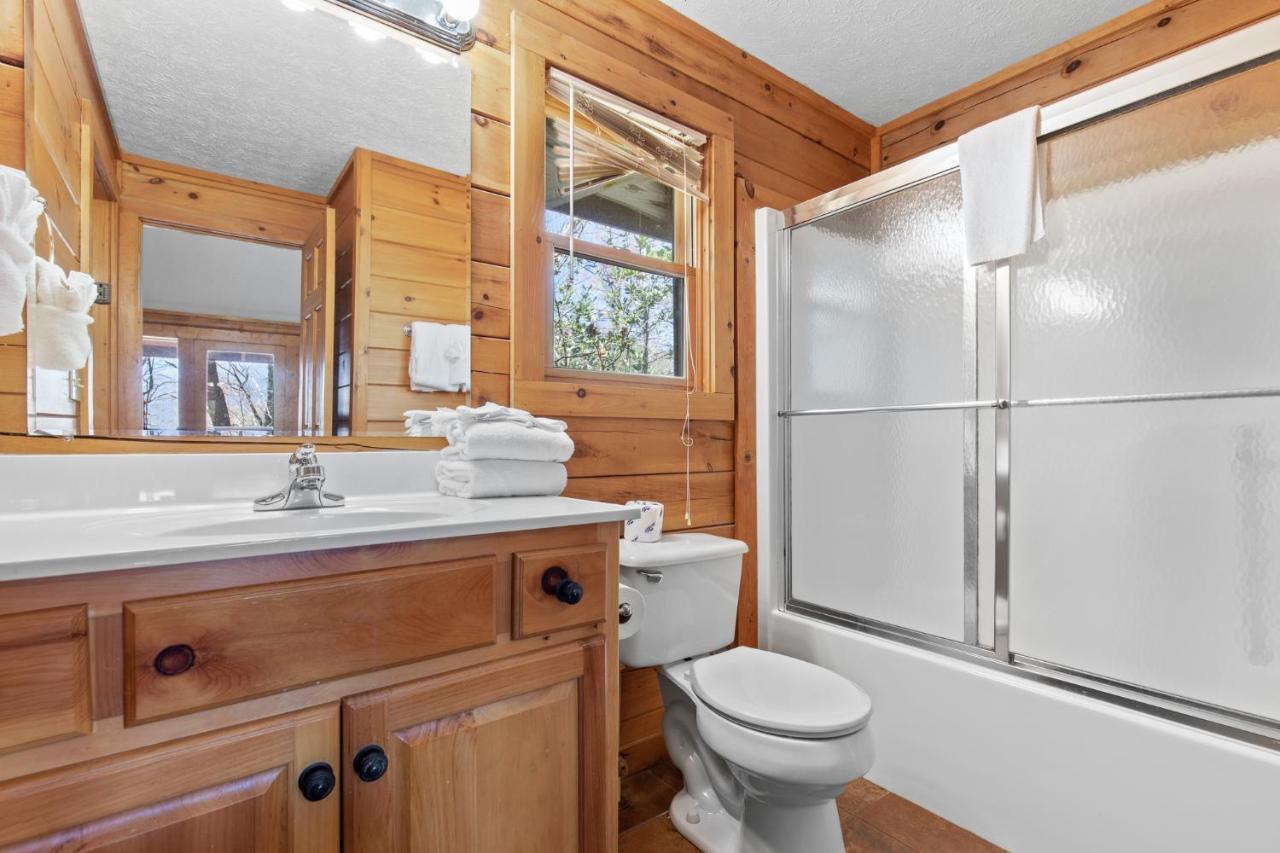 Above The Clouds, 4 Bedrooms, Pool Access, Private, Gaming, Sleeps 16 Gatlinburg Luaran gambar