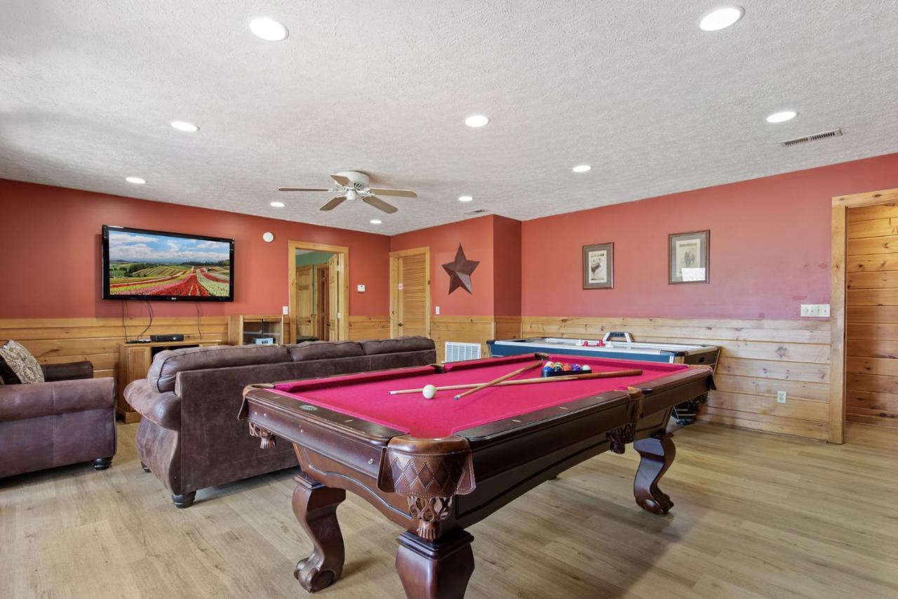 Above The Clouds, 4 Bedrooms, Pool Access, Private, Gaming, Sleeps 16 Gatlinburg Luaran gambar