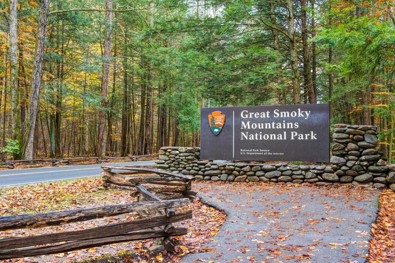 Above The Clouds, 4 Bedrooms, Pool Access, Private, Gaming, Sleeps 16 Gatlinburg Luaran gambar